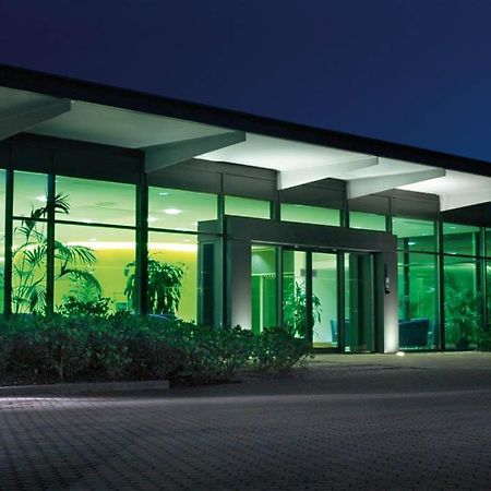 Отель Roffey Park Venue Хоршам Экстерьер фото