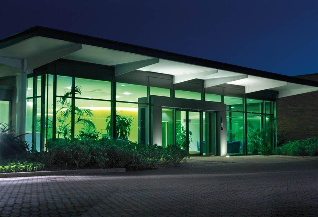 Отель Roffey Park Venue Хоршам Экстерьер фото